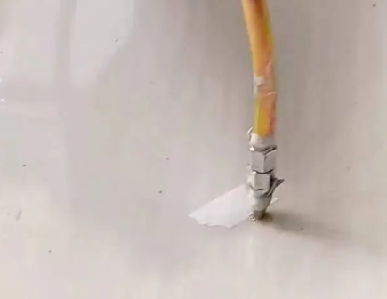 尤溪瓷砖空鼓维修公司专业解答在瓷砖铺贴过程中，如果使用的砂料过粗（如全部使用了粗砂），可能会导致以下问题